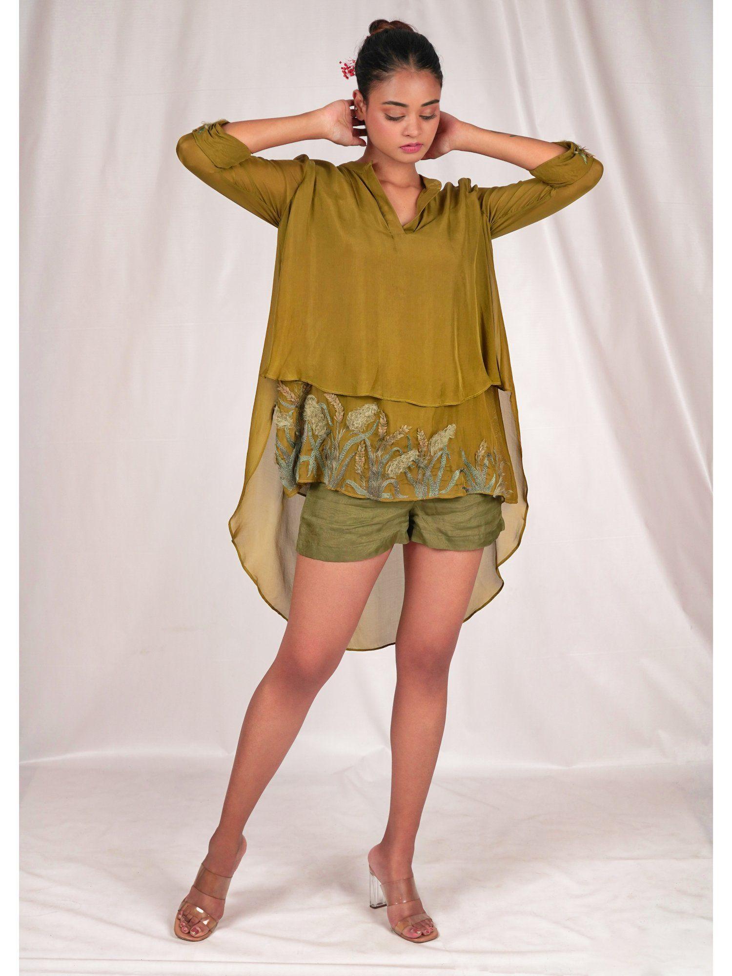 green moss layered top