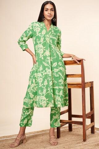 green print casual 3/4th sleeves v neck women comfort fit  kurta pant set