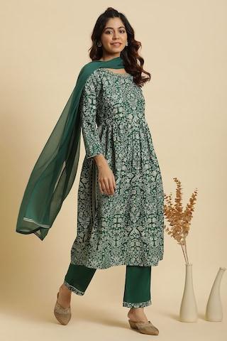 green print ethnic 3/4th sleeves round neck women regular fit pant kurta dupatta set