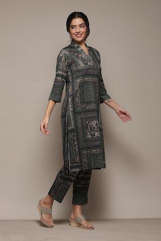 green print ethnic 3/4th sleeves v neck women straight fit pant kurta set