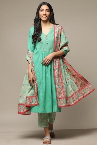 green solid casual v neck 3/4th sleeves ankle-length women flared fit pant kurta dupatta set