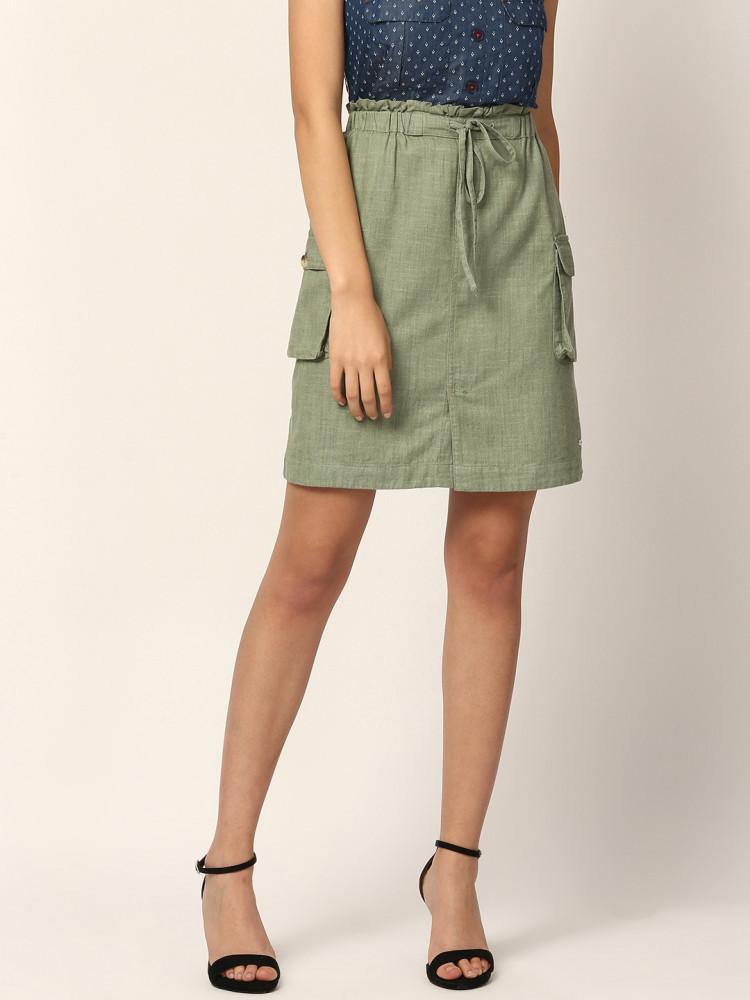 green solid regular fit skirt