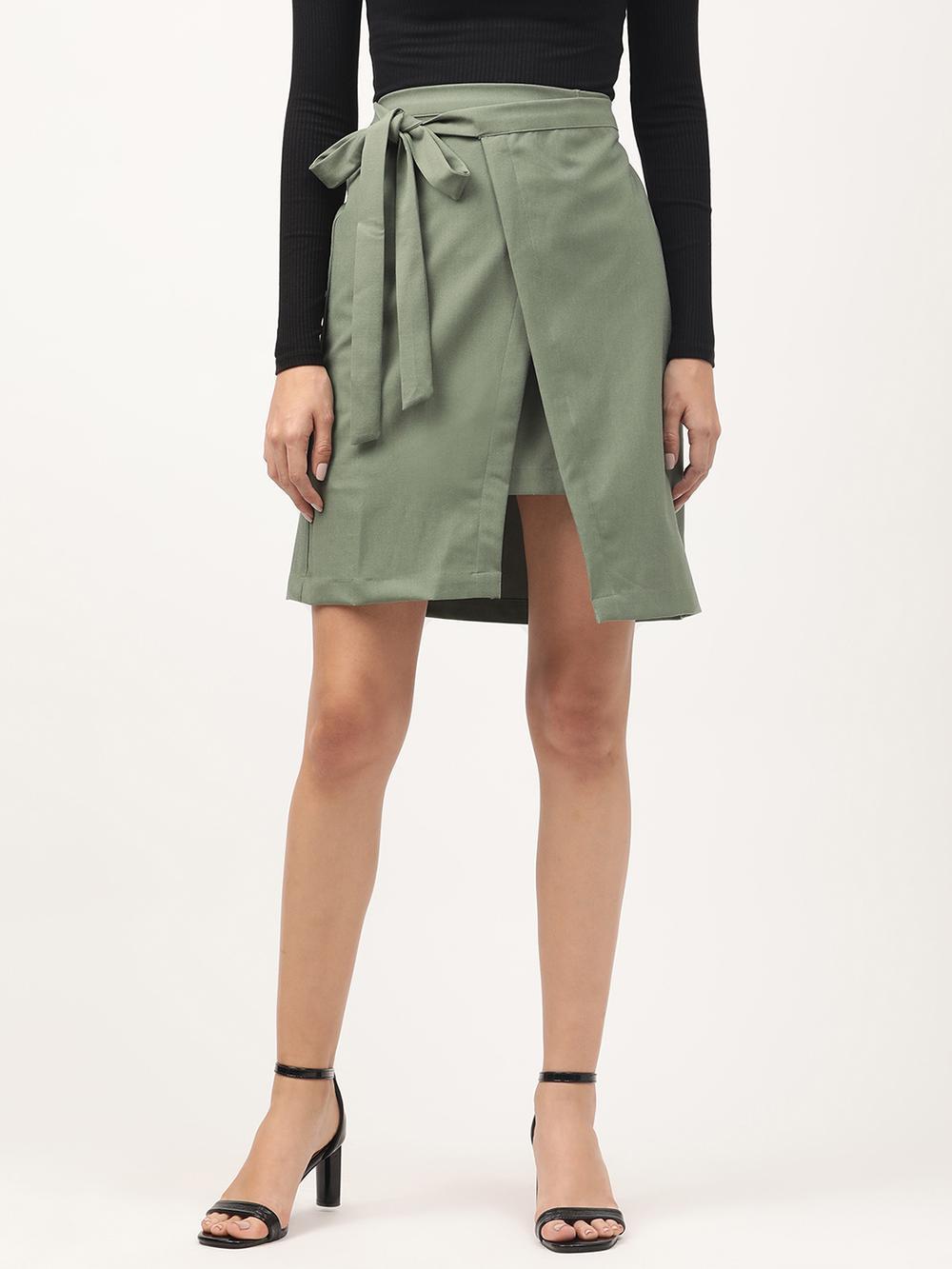 green solid straight fit skirt