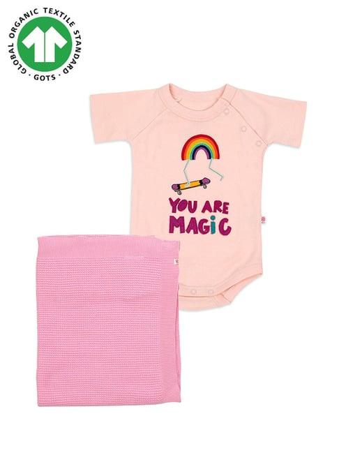 greendigo kids peach & pink printed bodysuit with blanket