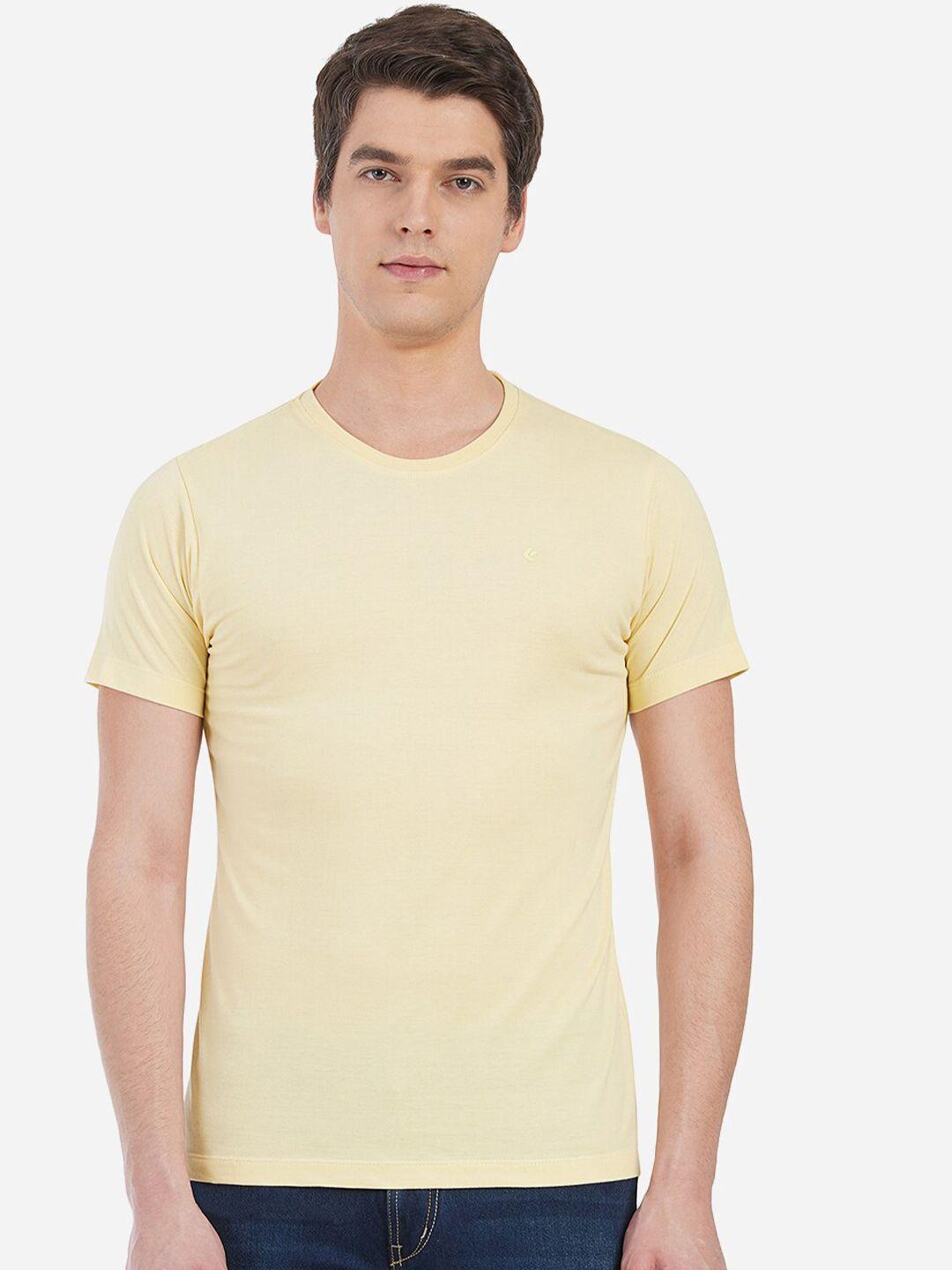 greenfibre men yellow solid slim fit t-shirt