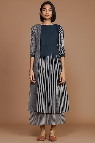 grey & charcoal blue striped pleated tunic