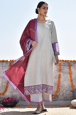 grey & maroon embroidered kurta set