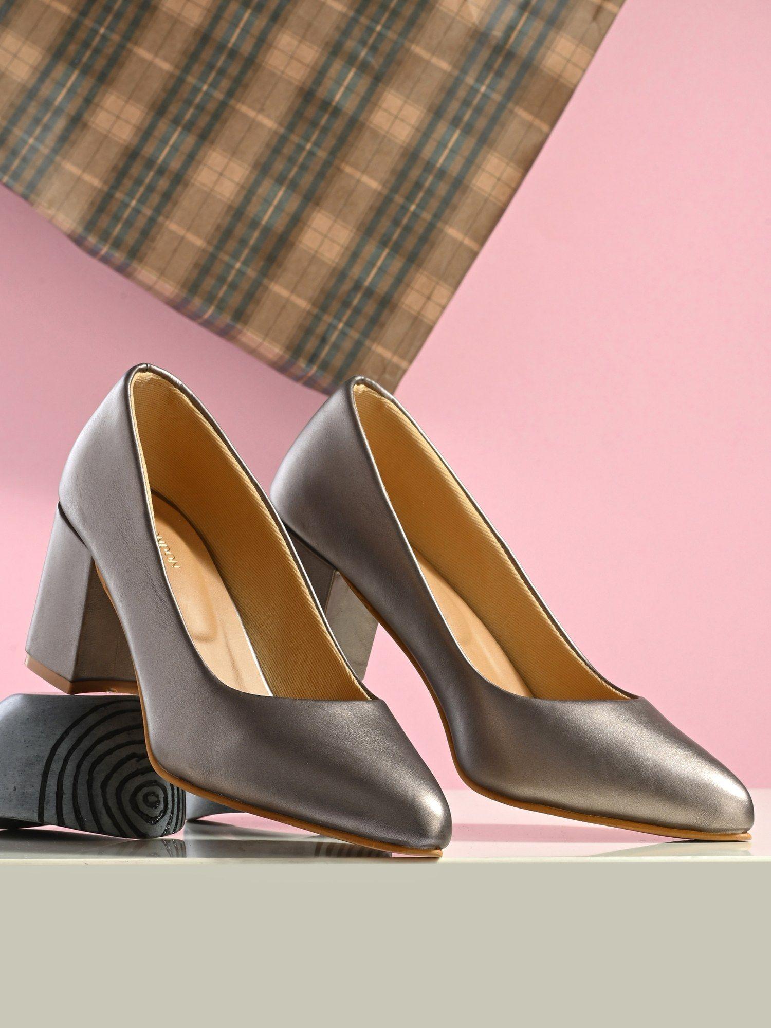 grey comfortable pumps