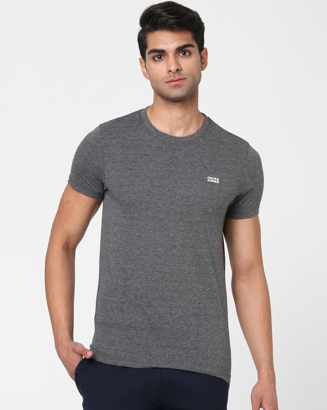 grey crew neck t-shirt