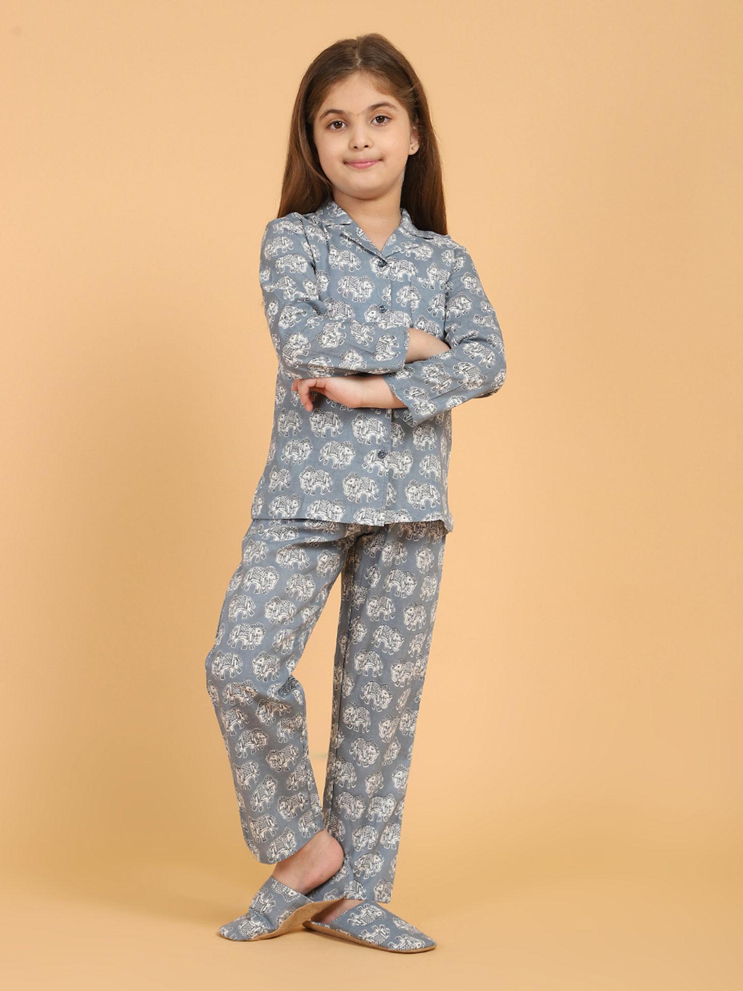 grey full sleeves elephant printed top and pyjama with slippers (set of 3)