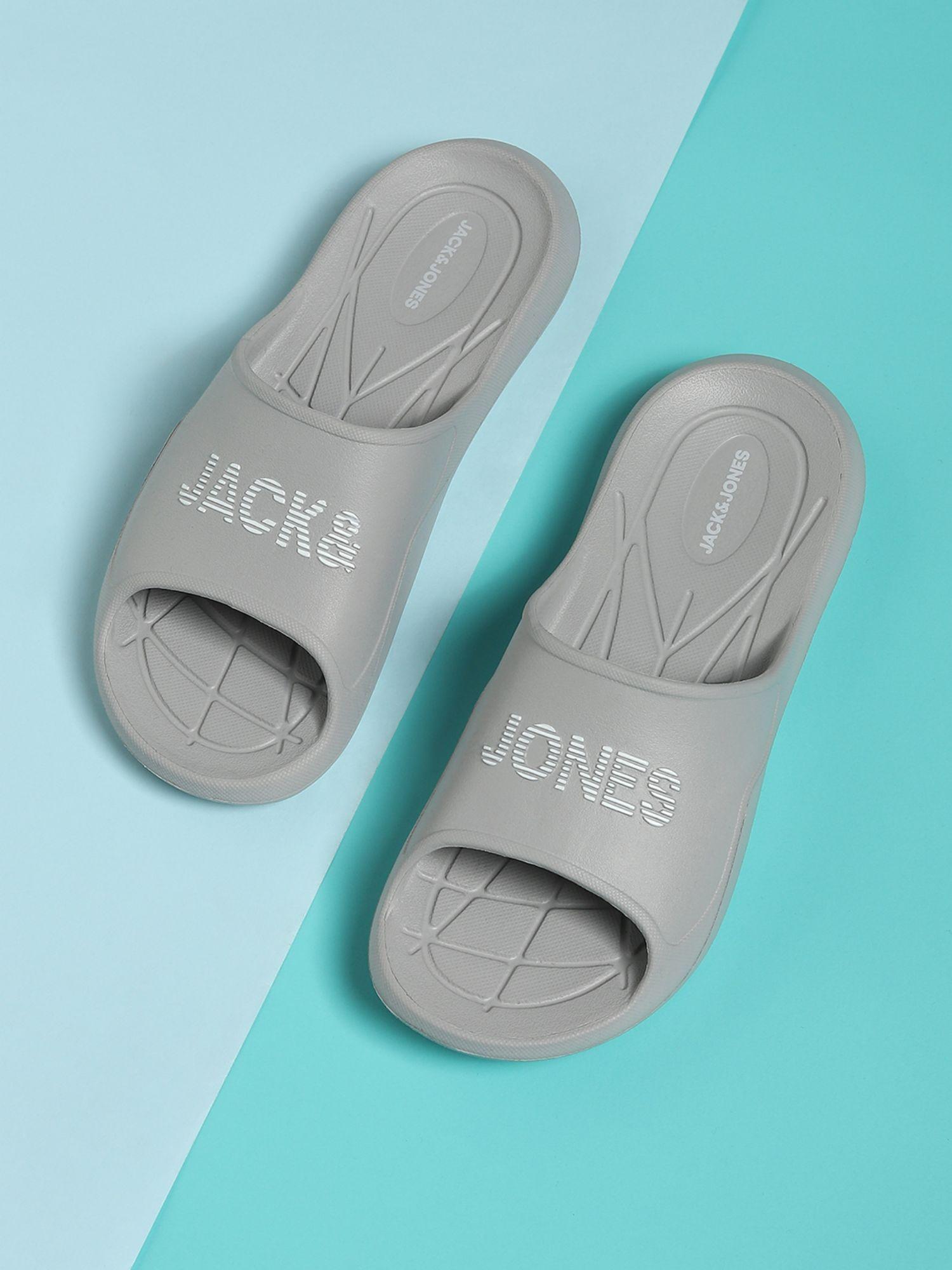 grey logo print sliders