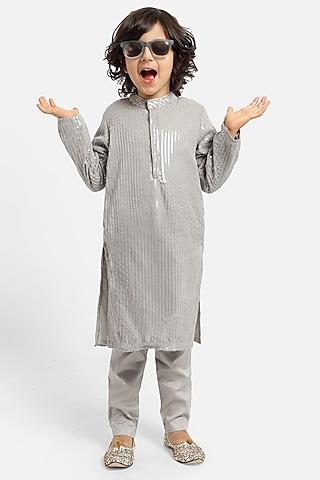 grey silk blend embellished kurta set for boys