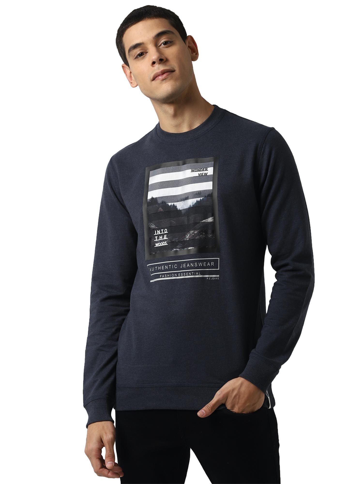 grey sweatshirt