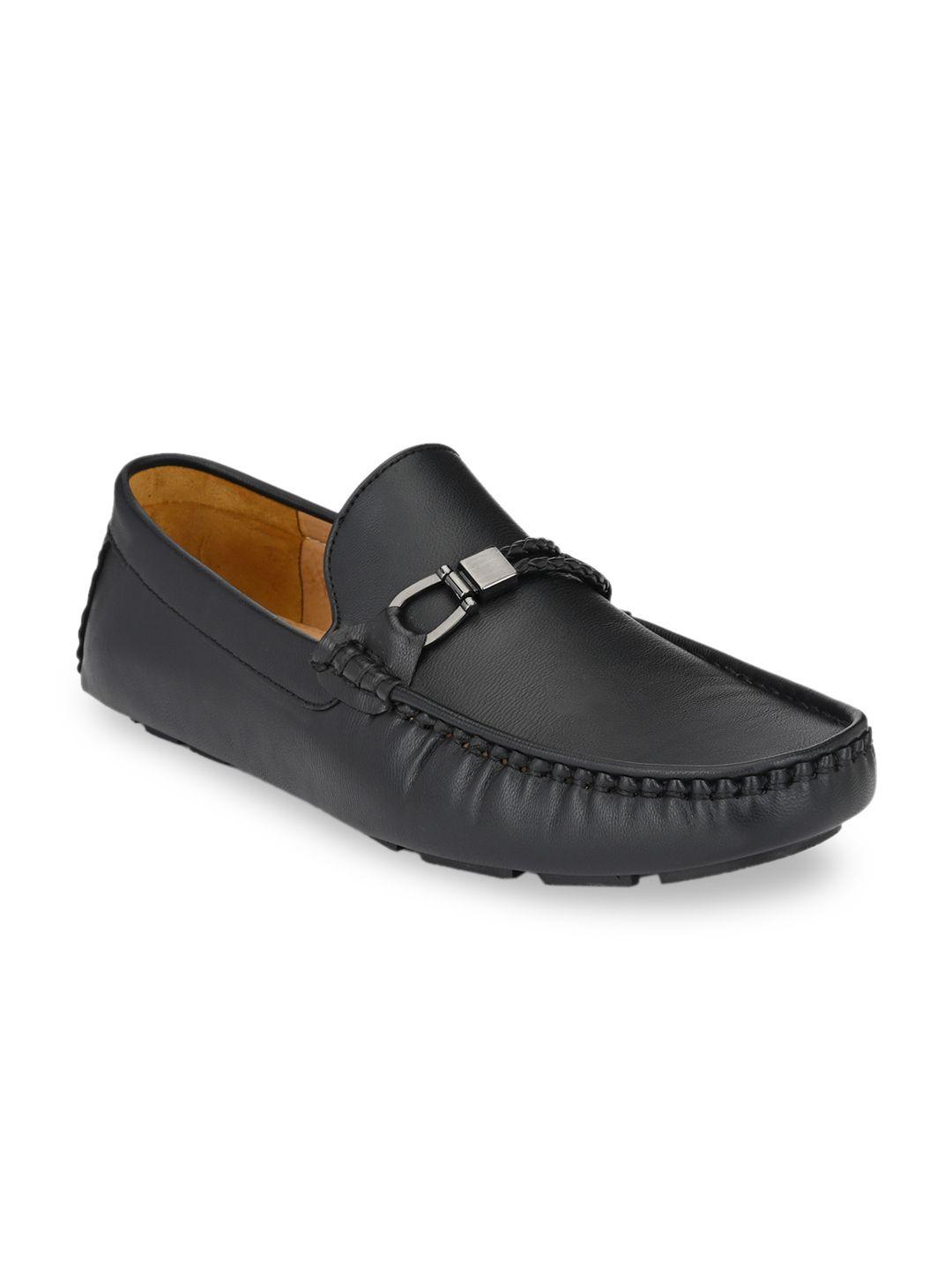 guava men black solid loafers