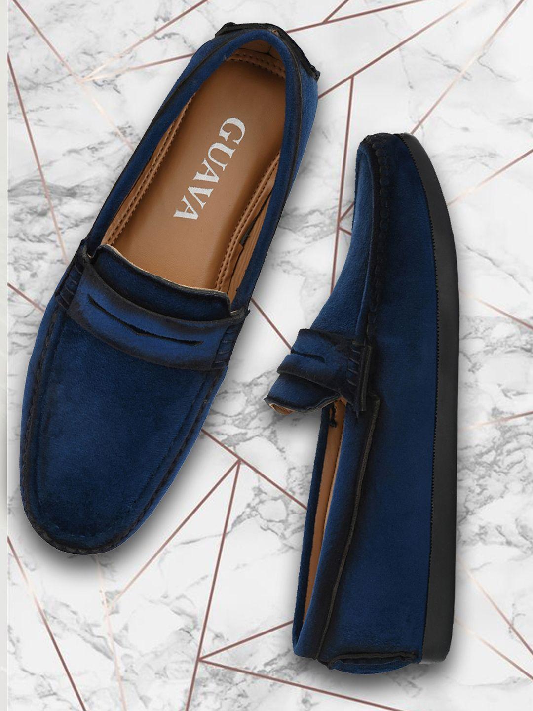 guava men blue solid velvet loafers