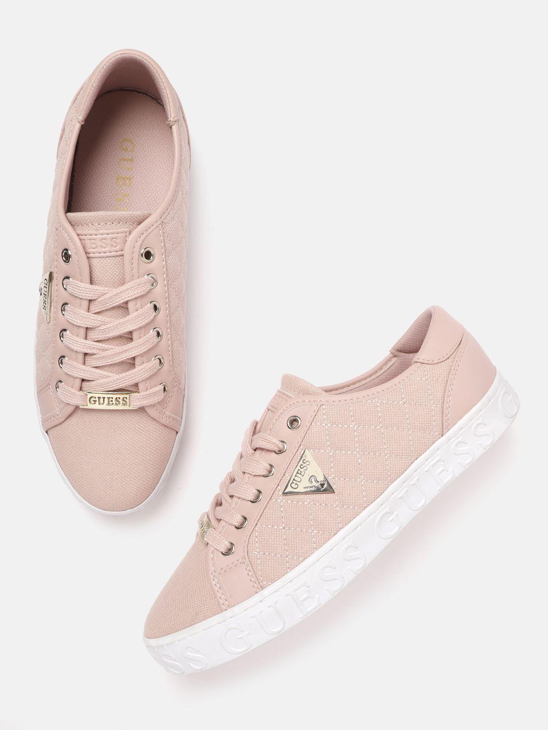 guess women peach-coloured quilted woven design sneakers