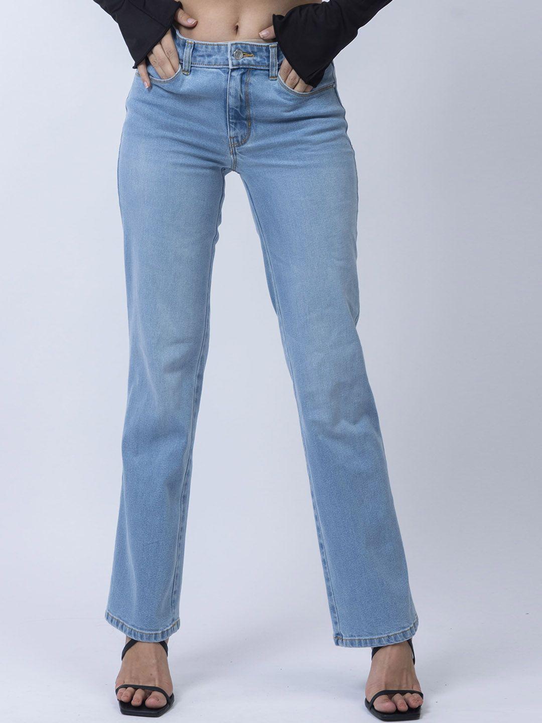 guess women straight fit clean look light fade stretchable jeans