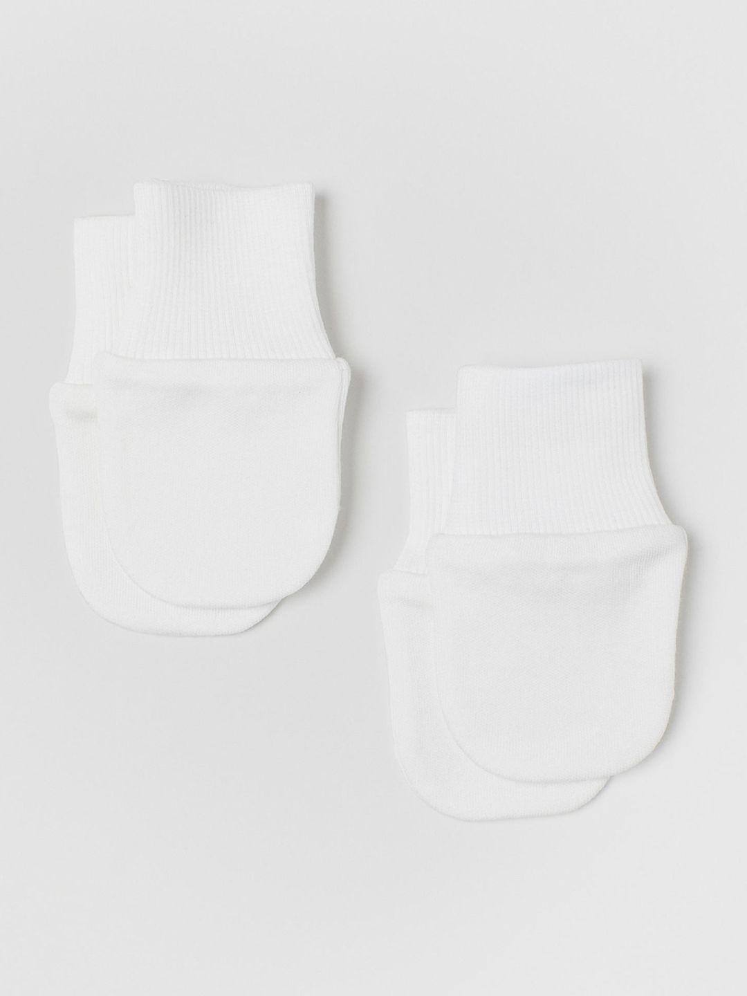 h&m girls white 2-pack scratch mittens