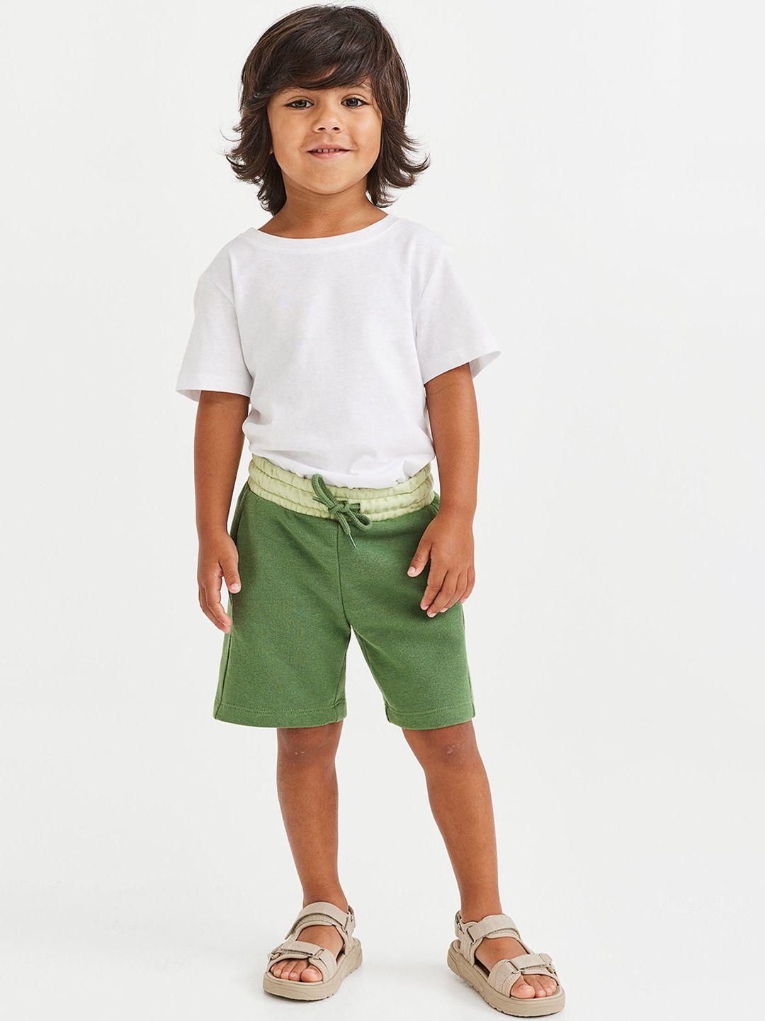 h&m boys green patterned sweatshorts