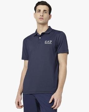 half-sleeves spread collar contrast logo regular fit polo t-shirt