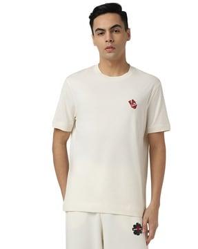 half sleeves t-shirt with contrast logo