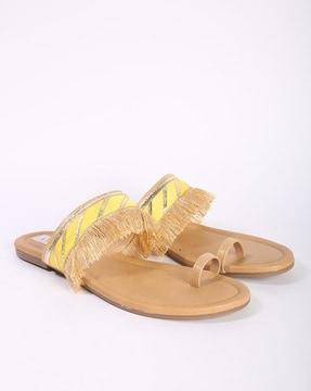 handcrafted embellished toe-ring flat chappals