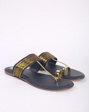 handcrafted laced flat chappals with toe-ring