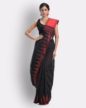 handloom saree with contrast pallu