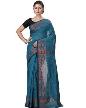 handloom saree with contrast border & tassels