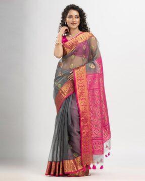 handloom saree with contrast pallu & tassels