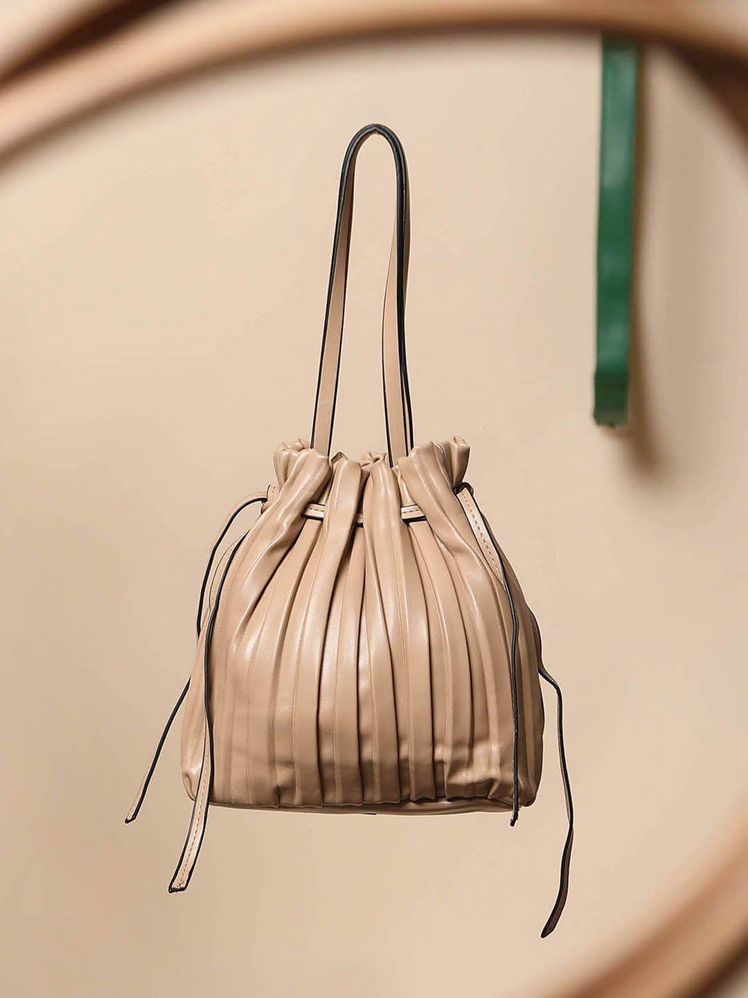 haute sauce by campus sutra pu structured handheld bag