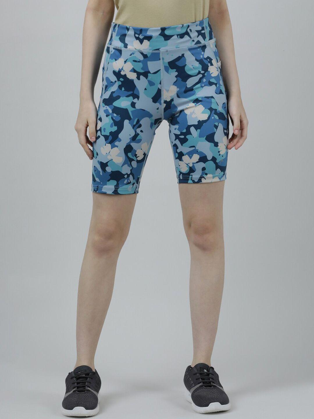 head women abstract printed slim fit sports shorts