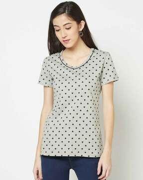 heart print v-neck t-shirt