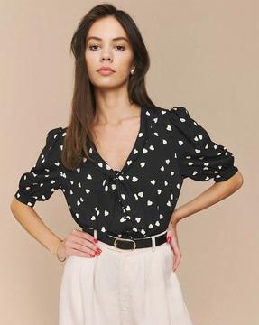 heart print v-neck top