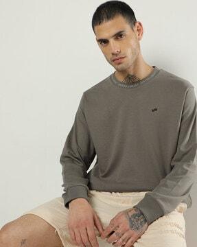 heathered crew-neck sweatshirt with ribbed hem