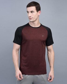 heathered round-neck fitted t-shirt