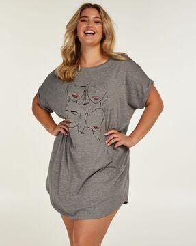 heathered round-neck nightshirt with lips print