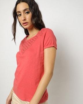 heathered round-neck t-shirt with lace insert