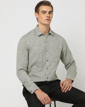 heathered slim fit shirt with patch pocket