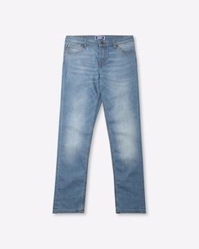 heavy-wash jeans with 5-pocket styling