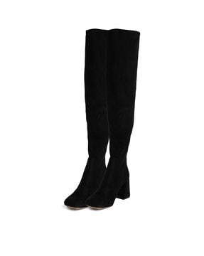 heeled boots with zip closure