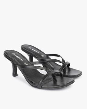 heeled sandals with thong-strap