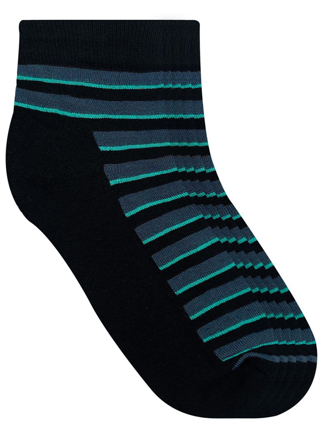heelium men & green striped ankle length socks