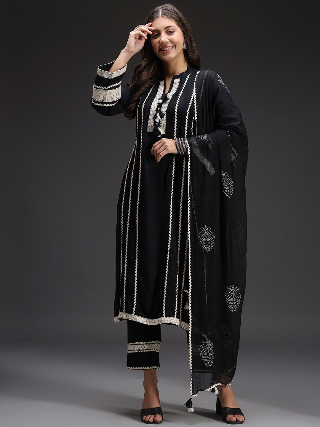 heeposh embroidered thread work with lace detailing  kurta with trousers & dupatta