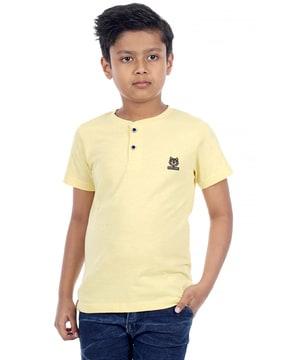 henley t-shirt with short-sleeves