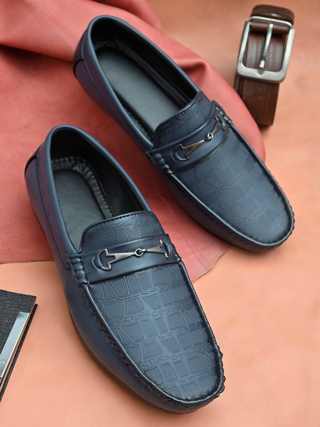 here&now men blue textured casual loafers