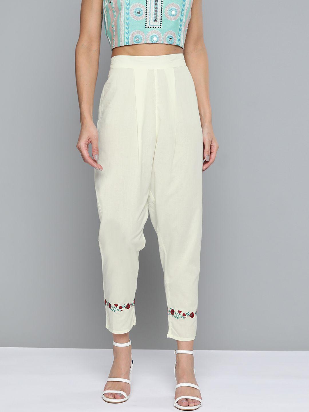 here&now women cream-coloured slim fit trousers