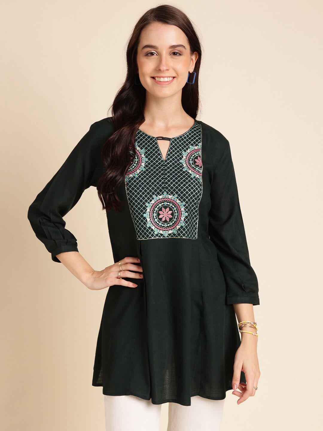 here&now ethnic motif embroidered keyhole neck a-line top