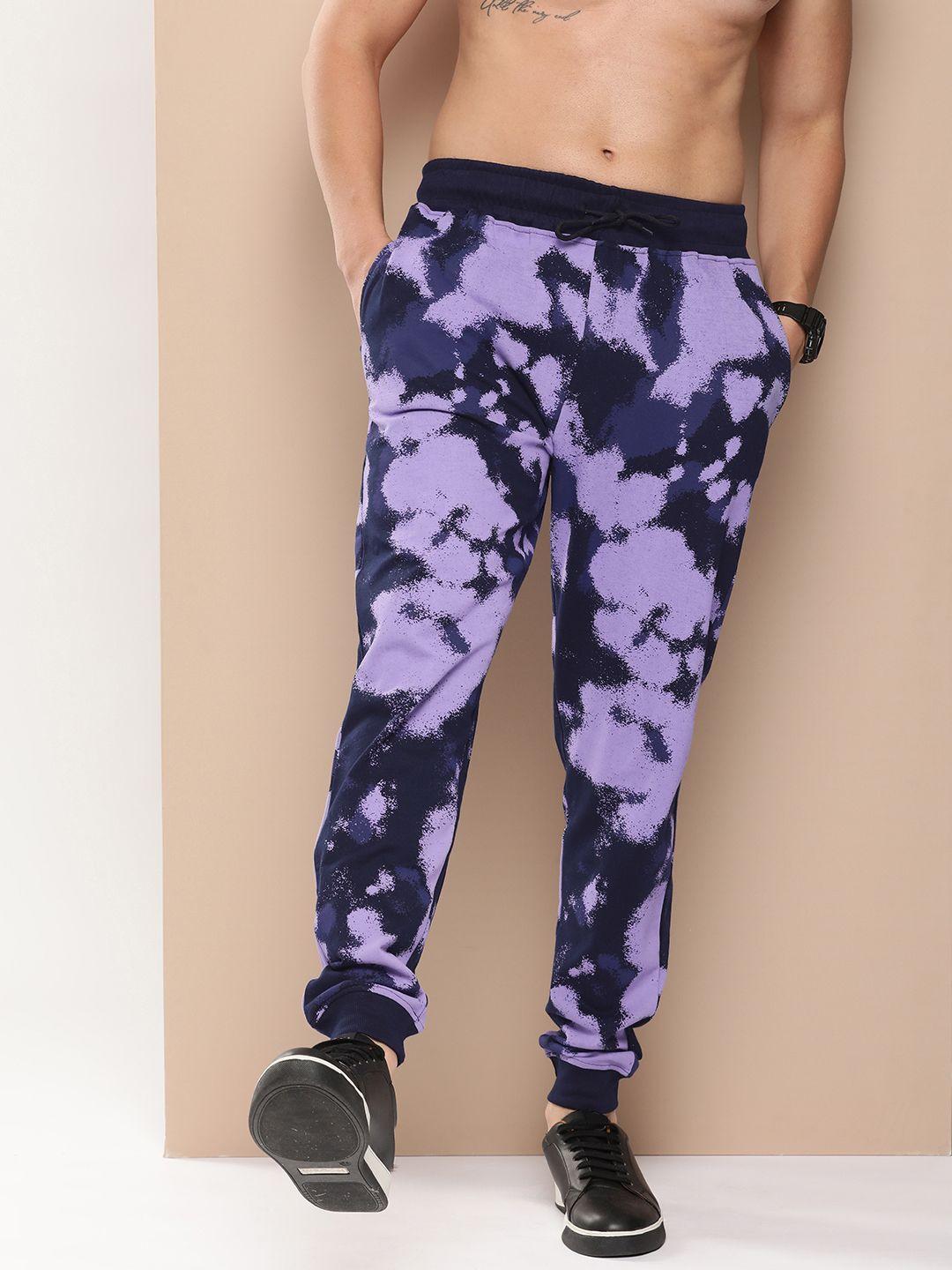 here&now men abstract printed pure cotton joggers