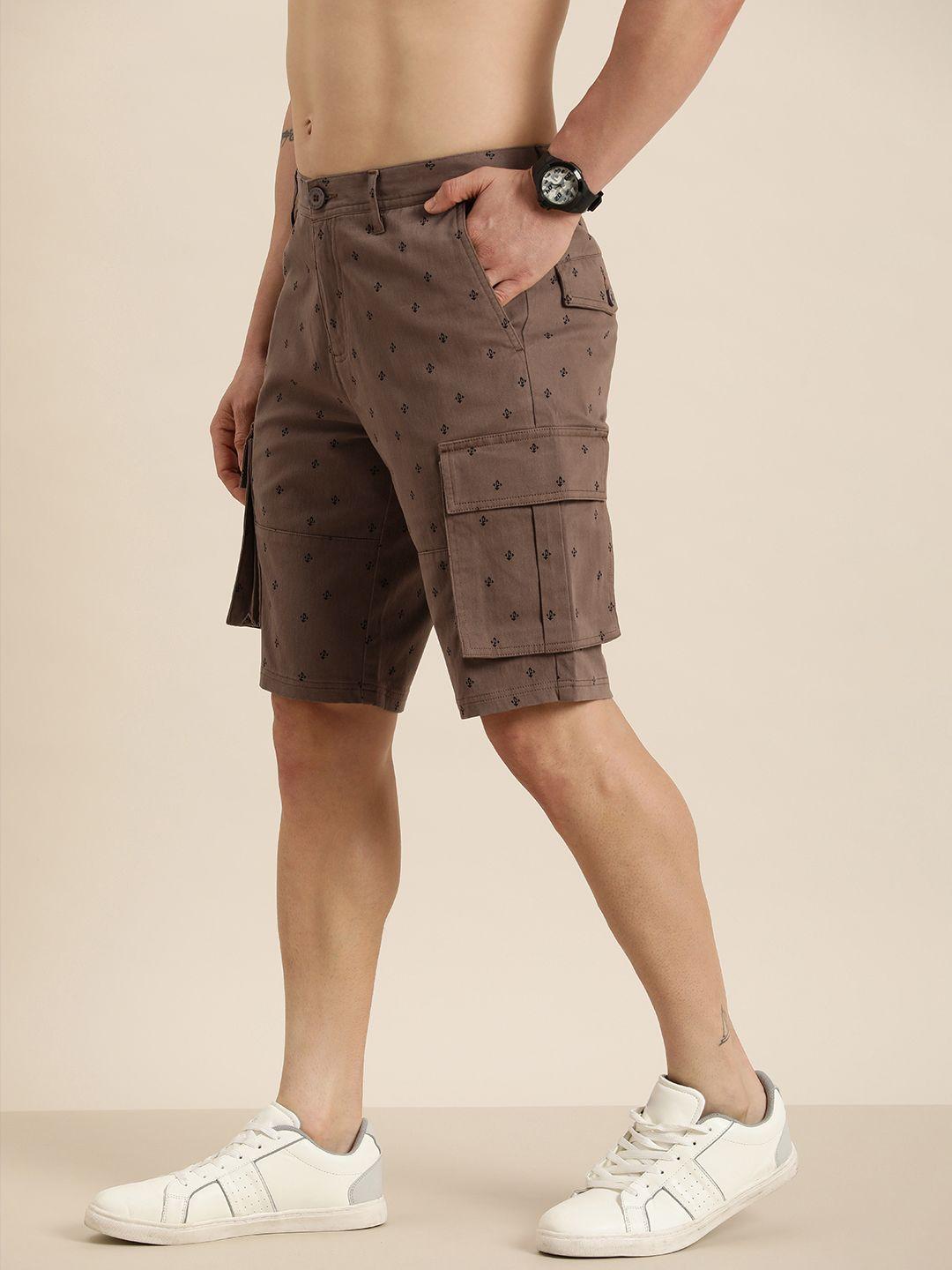 here&now men abstract printed slim fit cargo shorts